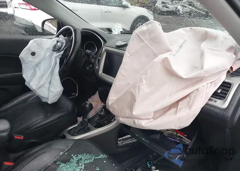 2019 Jeep Compass High Altitude 4X4 из США, поврежденный, VIN 3C4NJDCB3KT843235